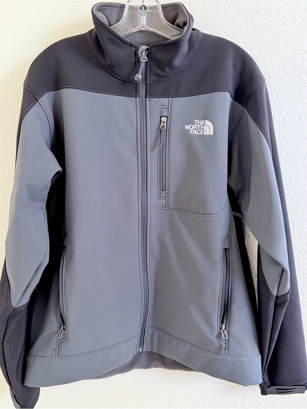 💨 The North Face Apex Bionic Men’s Jacket in Gray & Dark Gray (Size - Med.)